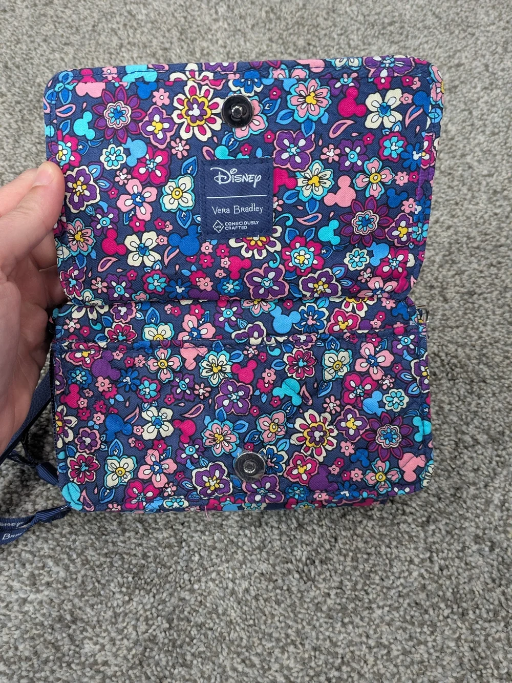 Vera Bradley Disney Mickey Wallet Wristlet Double Zip Phone Pocket - Picture 4 of 16